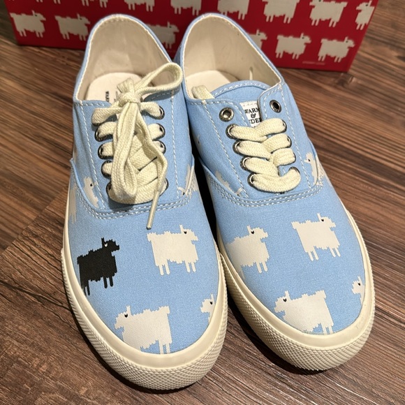 NWT Sperry x Warm & Wonderful Cloud CVO Sheep Sneaker Princess Diana Print! - Picture 2 of 8